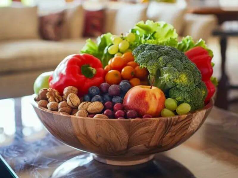 Schüssel mit Obst und Gemüse